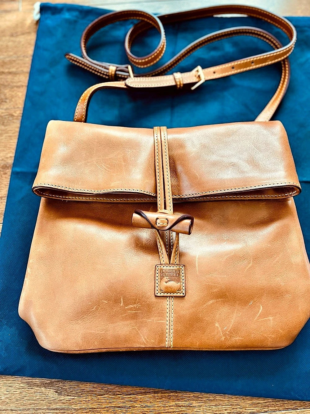 Dooney & Bourke Florentine Medium Toggle Crossbody Natural 8L962